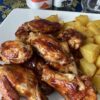 Alette di pollo con salsa barbecue e patate